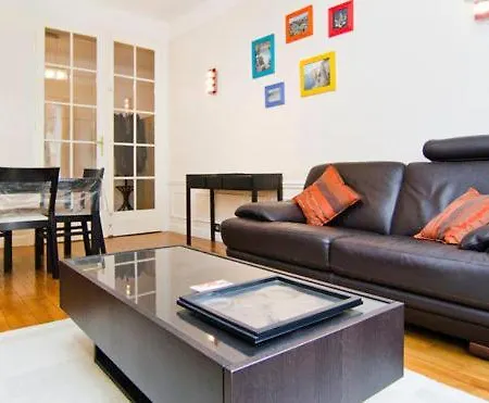 Charming And Bright Flat Near Eiffel Tower & Seine Apartment Paris